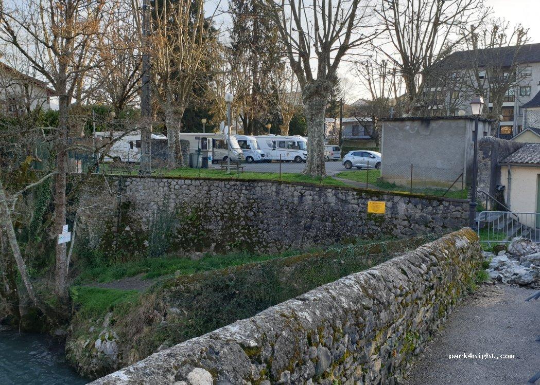 Aire pour camping-cars 64400 Oloron-Sainte-Marie - Foto 7