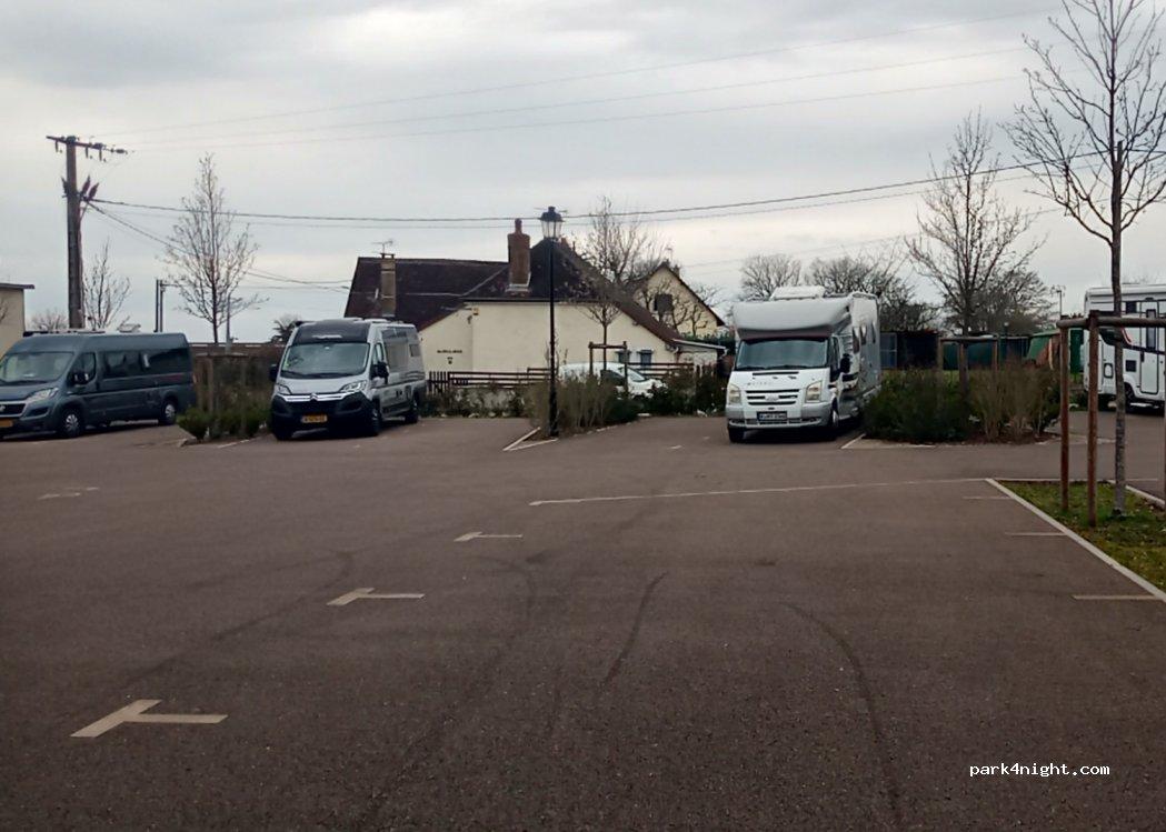 Camperplaats Ervy-le-Châtel - Foto 2