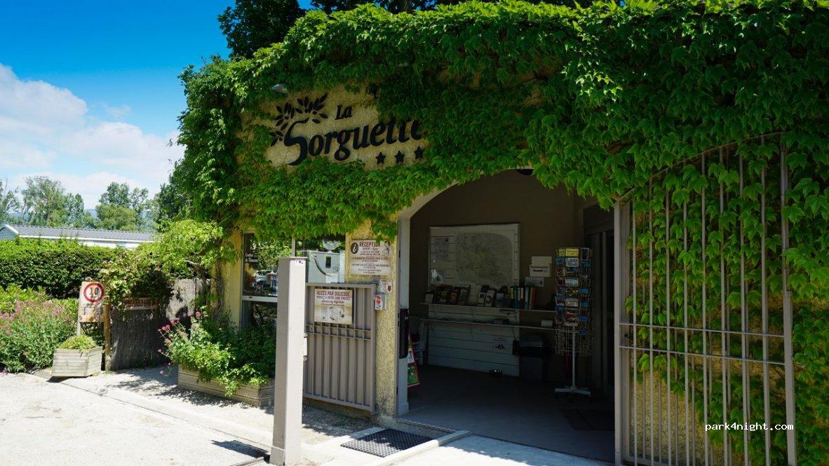 Bonnieux parking VL et aire de camping-cars - Foto 4