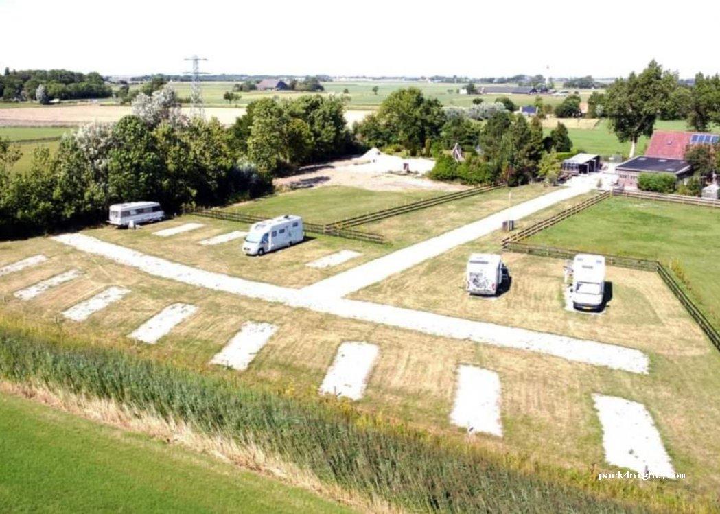 Camperplaats Parking Makkum - Foto 2