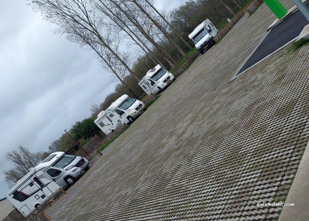 AIRE MUNICIPALE DE CAMPING-CARS - Foto 4