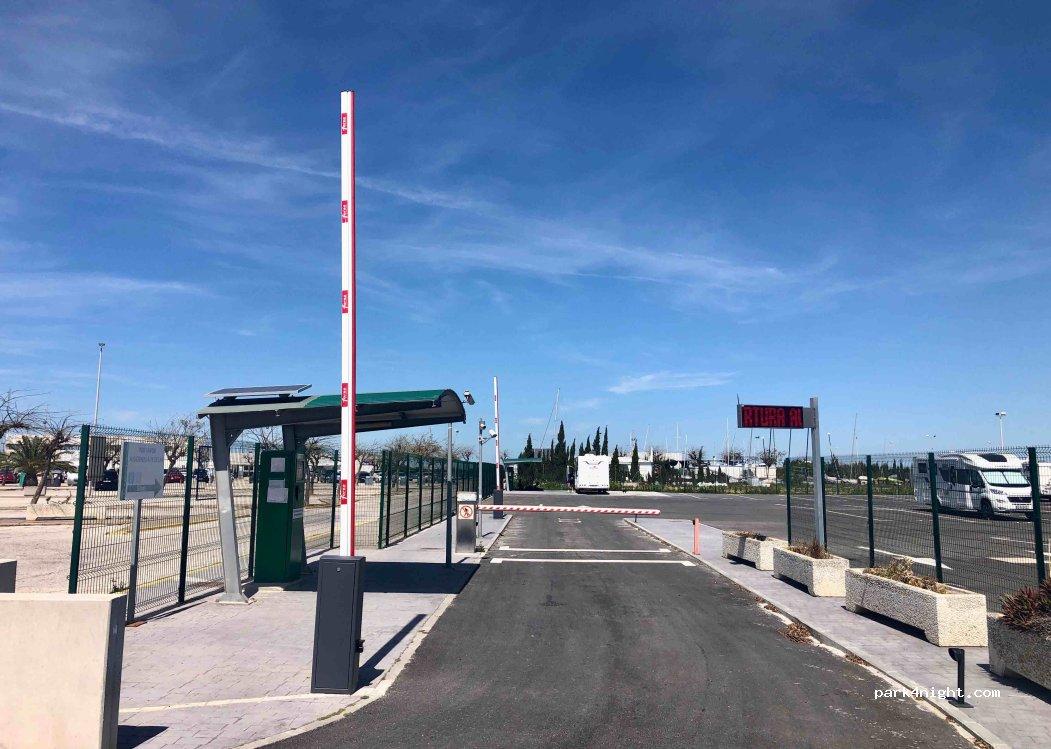 Área de estacionamiento de autocaravanas - Puerto de Chipiona - Foto 6