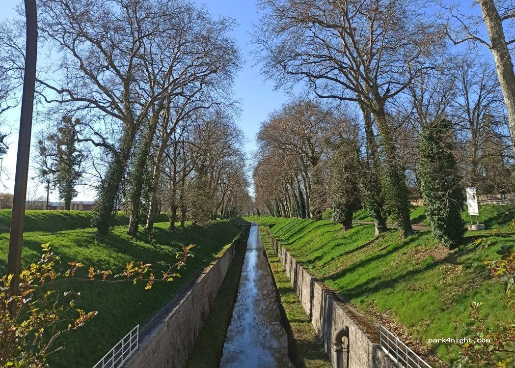 Camping Vert Auxois : Camping au bord du Canal de Bourgogne avec piscine / Côte d'Or - Foto 4