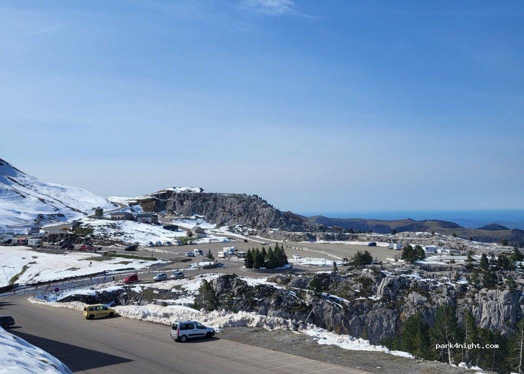 Área de autocaravanas de Arette Pierre ST Martín camper parkk - Foto 2