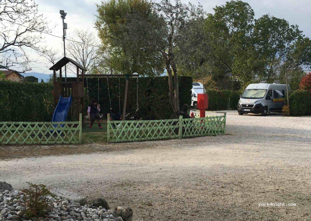 Camper Parking Area - The Beach - Desenzano Del Garda - Foto 3