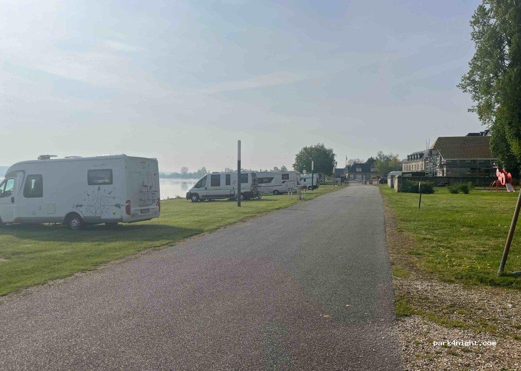 Aire camping-car La Mailleraye-sur-Seine - Foto 2