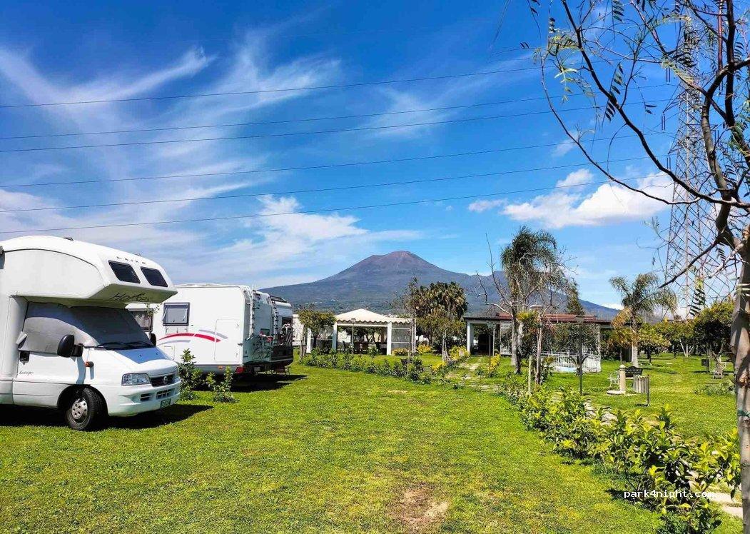 Area Sosta Camper 80045 Pompei NA - Foto 2