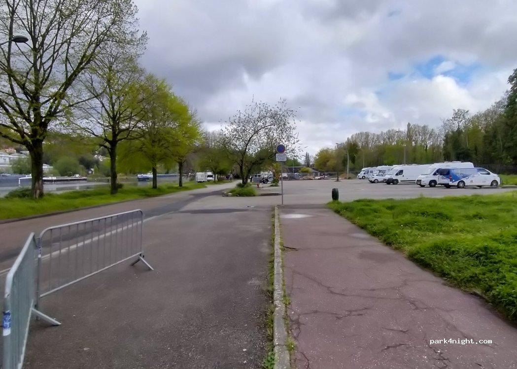 Area Sosta Camper Parcheggio H24 76100 Rouen - Foto 4