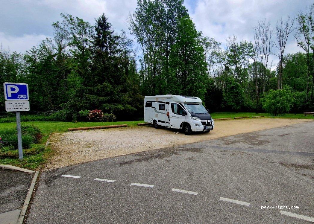 Aire camping-car d'Eyzin - Foto 2