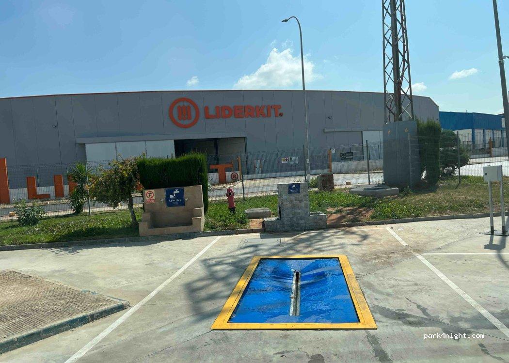 Aire de services gratuits camping-cars et fourgons - Foto 5