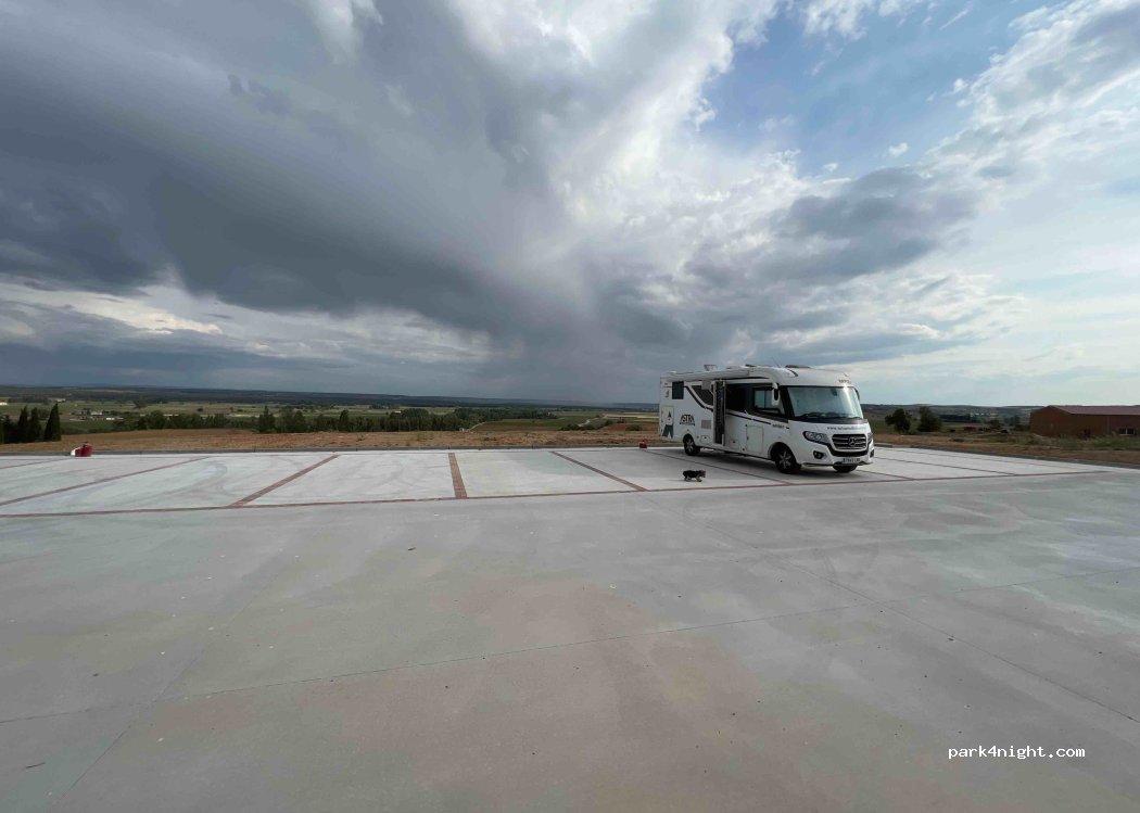 Área de servicios para autocaravanas de Roa - Foto 2