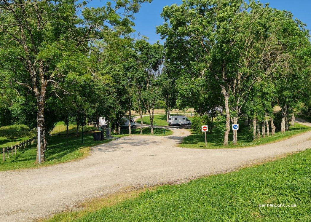 Aire de camping-car (Le Champ-Saint-Père) - Foto 2