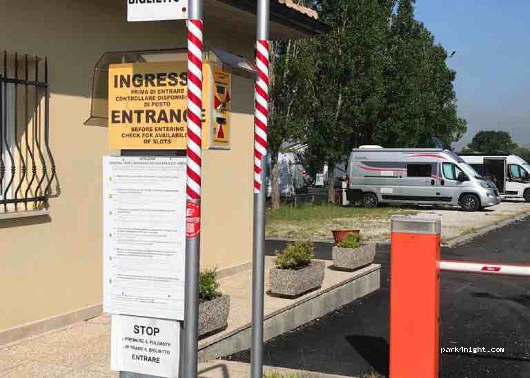 Camper Parking Area - P4 - Gubbio - Foto 2