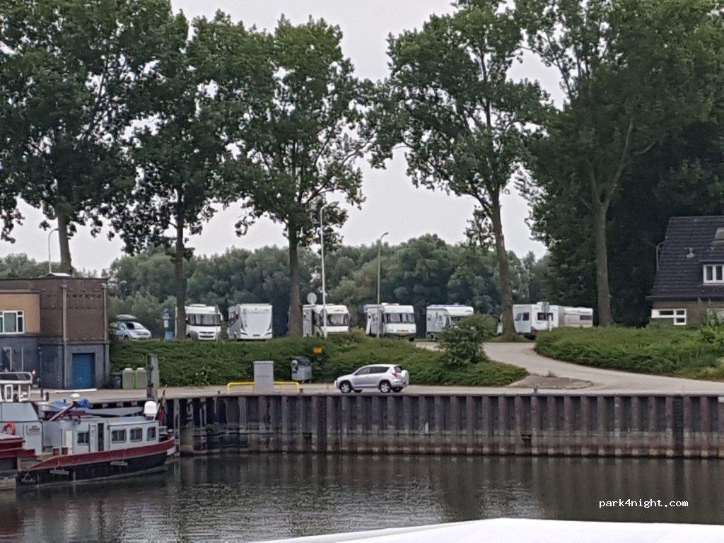Camperplaats Rijnhaven - Foto 3
