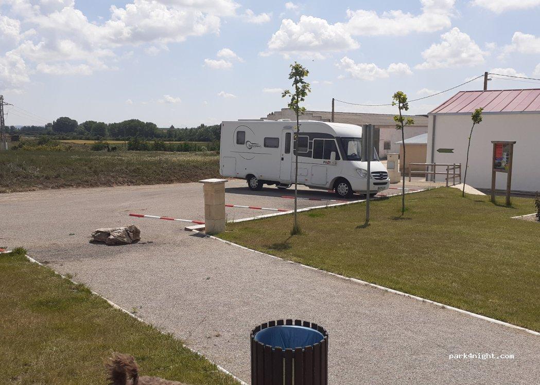 Área Autocaravanas Sotresgudo - Foto 3