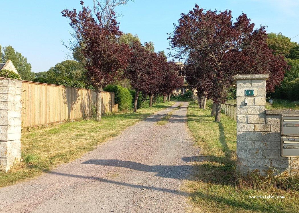 Aire Camping-car - Courtonne-la-Meurdrac - Foto 2