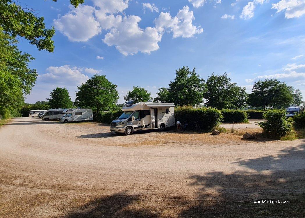 Aparcamiento P2 • Área para Caravanas - Foto 2