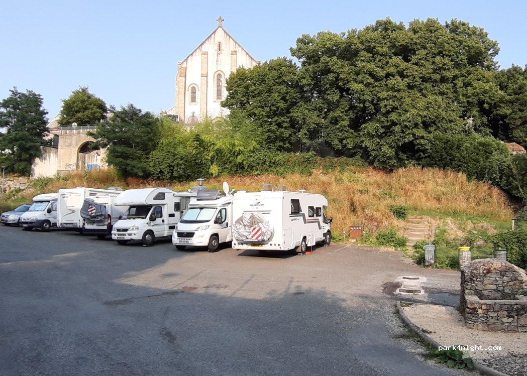 Aire de camping-car LE POIRE SUR VIE - Foto 7