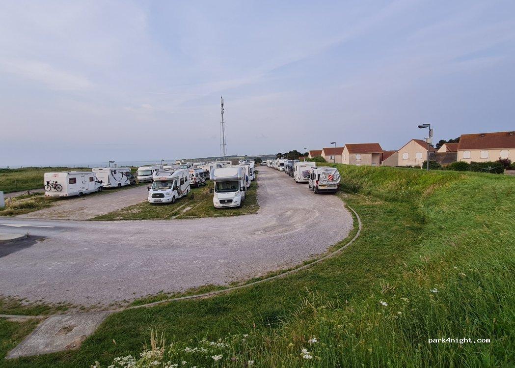 Aire camping-car Le Tréport (falaise) - Foto 2