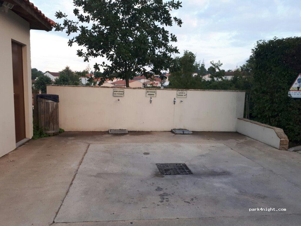 Aire de camping-car POUZAUGES - Foto 5