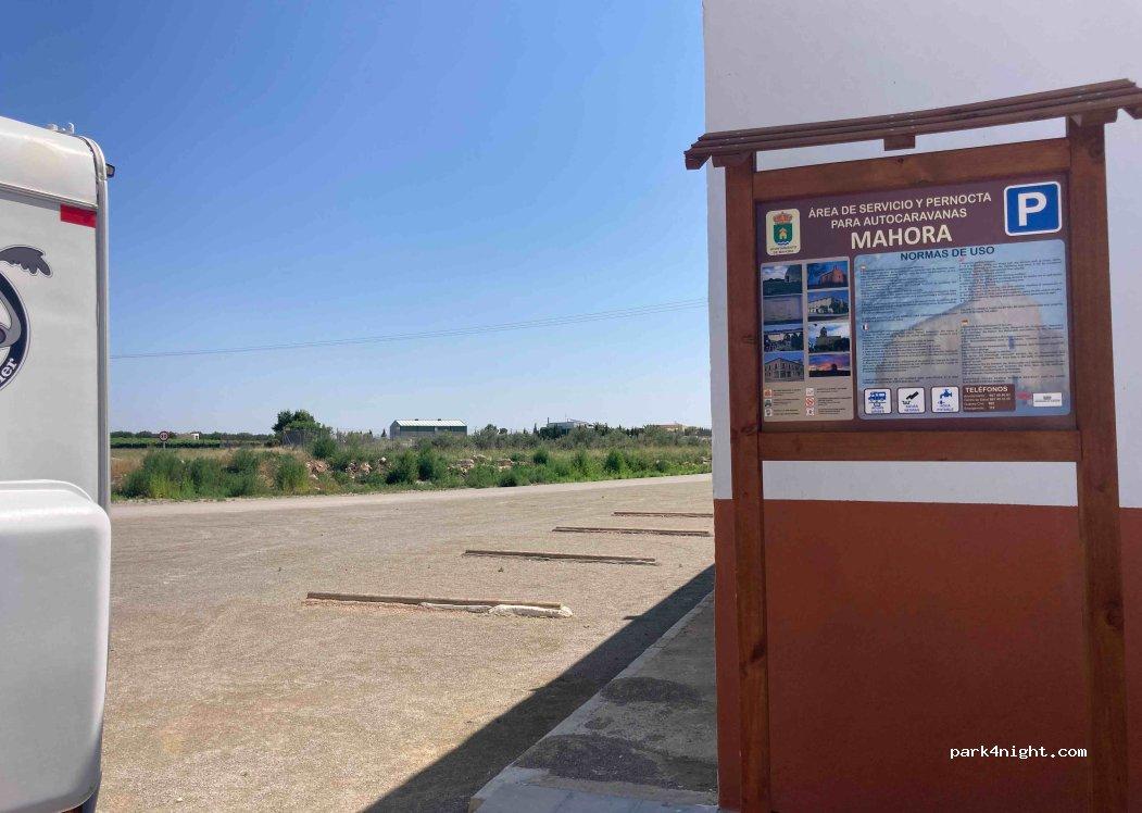 ÁREA DE SERVICIO Y PERNOCTA PARA AUTOCARAVANAS DE MAHORA. - Foto 7