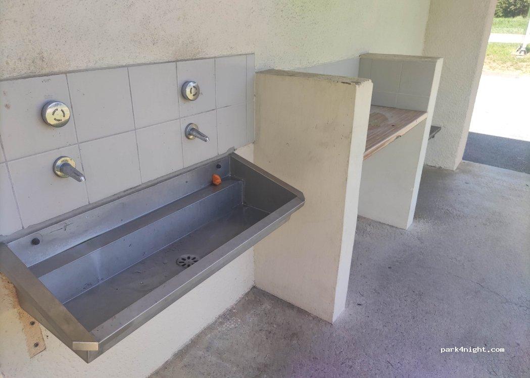 Aire de services pour camping-cars - Détrier La Rochette - Foto 3