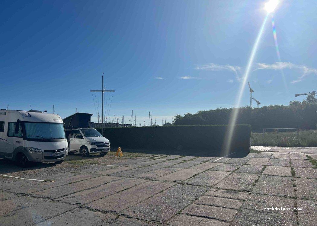 Caravan Fasten Wohnmobilstellplatz am Museumshafen - Foto 2