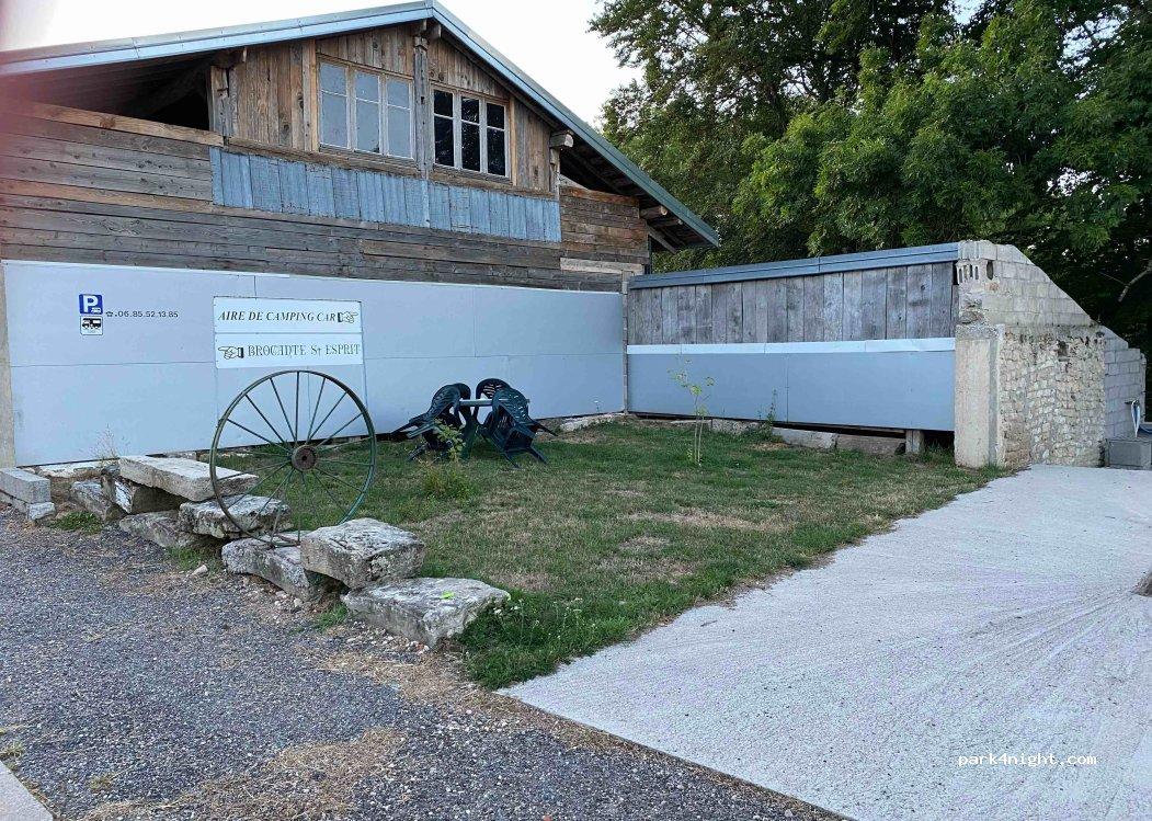 aire de stationnement camping cars 88240 La Vôge-les-Bains - Foto 6