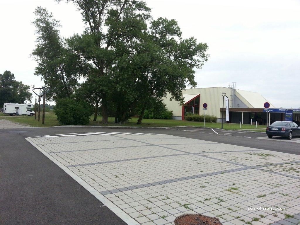 Aire de service pour camping-cars 68740 Fessenheim - Foto 4