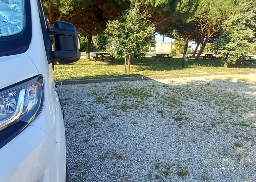 Aire pour camping-cars La Tremblade - Foto 2