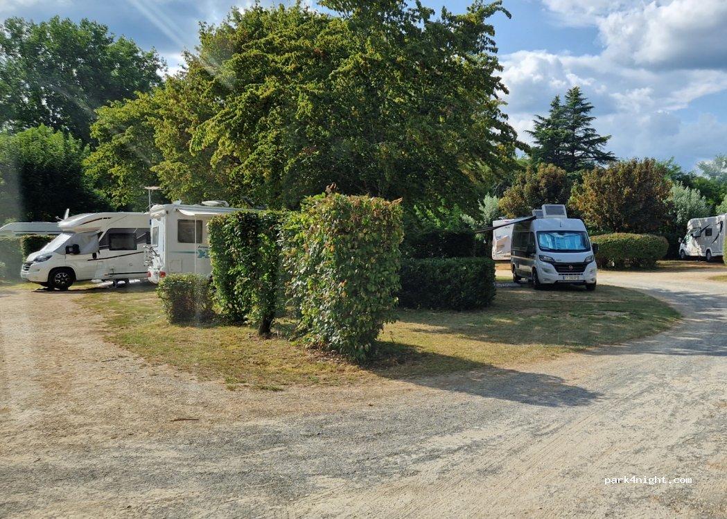 AREA CAMPER LES EYZIES DE TAYAC SIREUIL