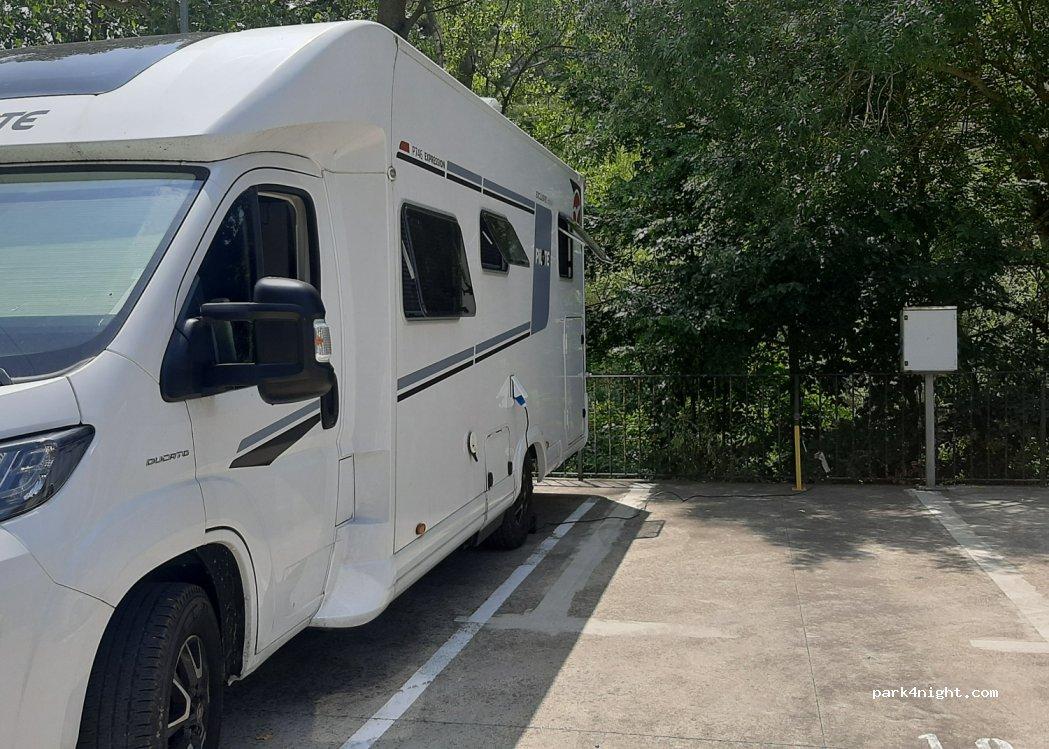 Área de Autocaravanas en Sobrón - Foto 2