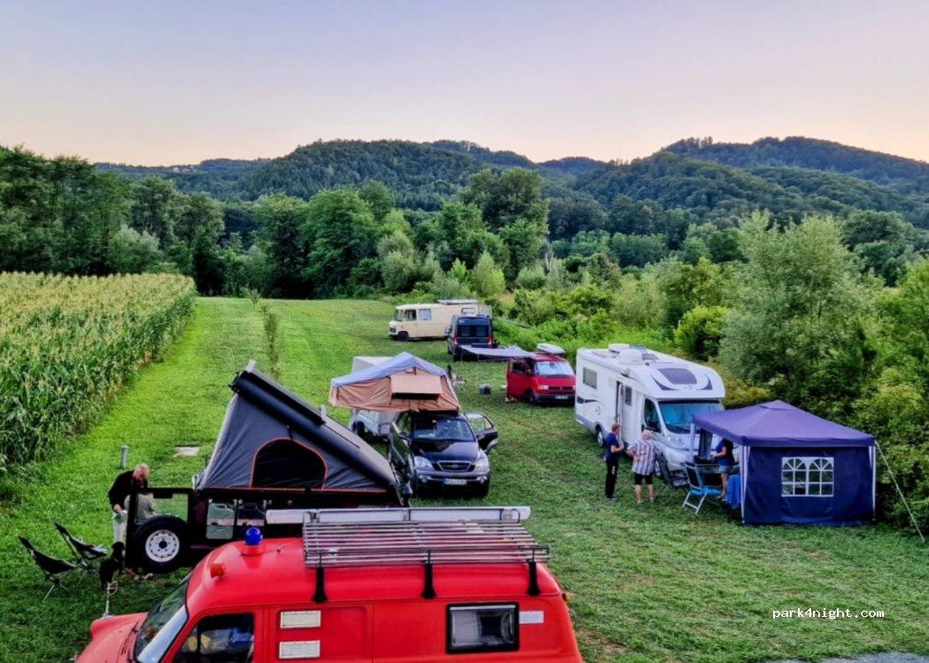 Motorhome Aire 74260 Les Gets - Foto 4