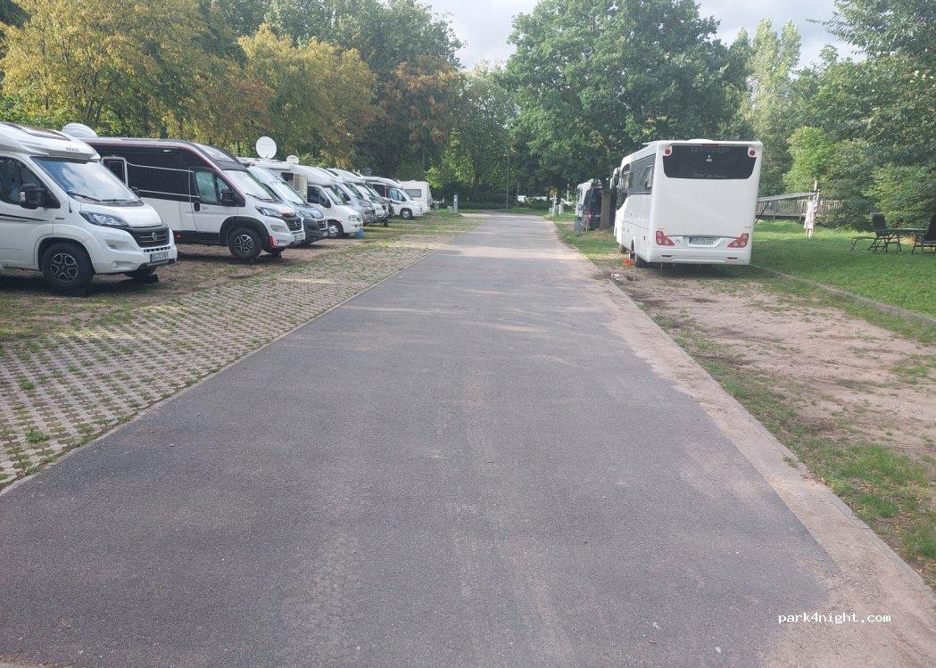 Wohnmobilstellplatz - Freizeitbad Aquarius. - Foto 2