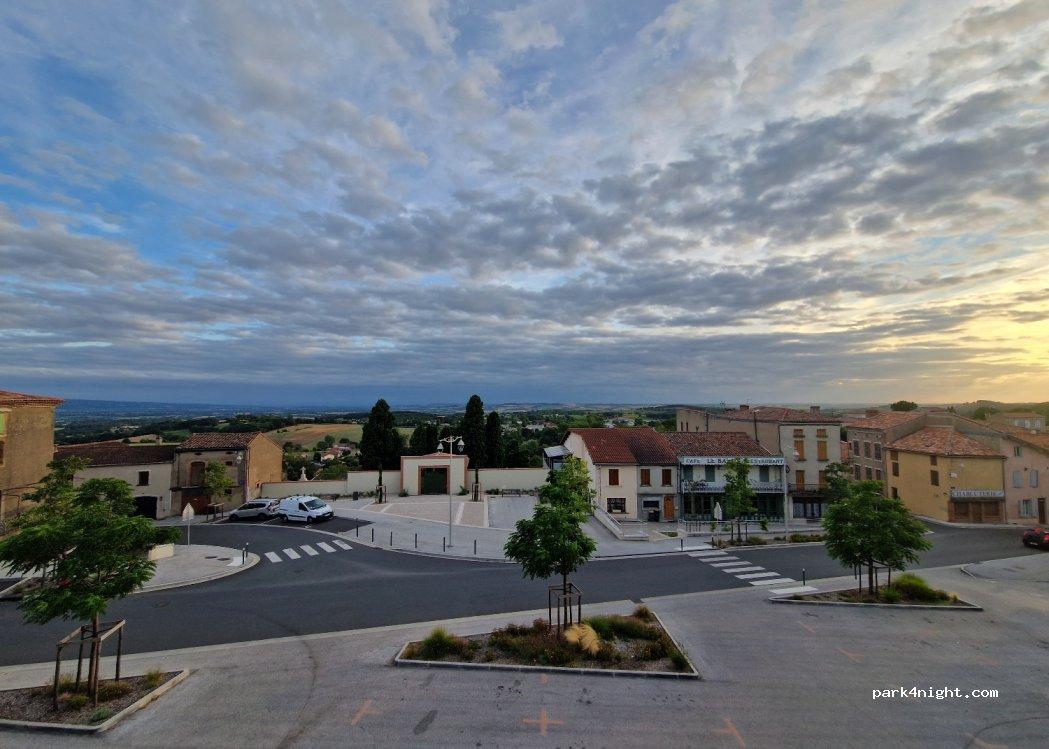 Aire de stationnement de camping-car - Foto 6