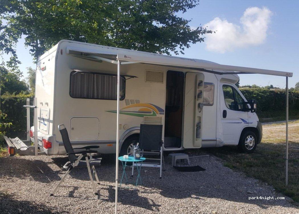 Mesnières-en-Bray Motorhome Aire - Foto 7