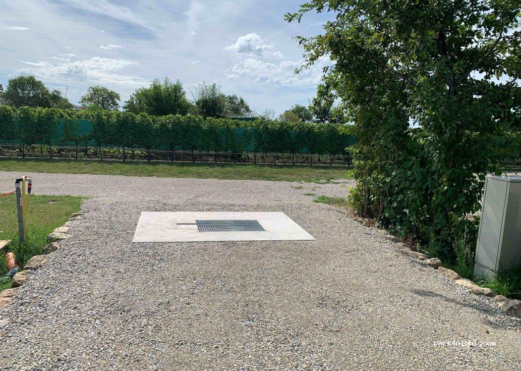 Wohnmobilstellplatz direkt am Radweg - Foto 3