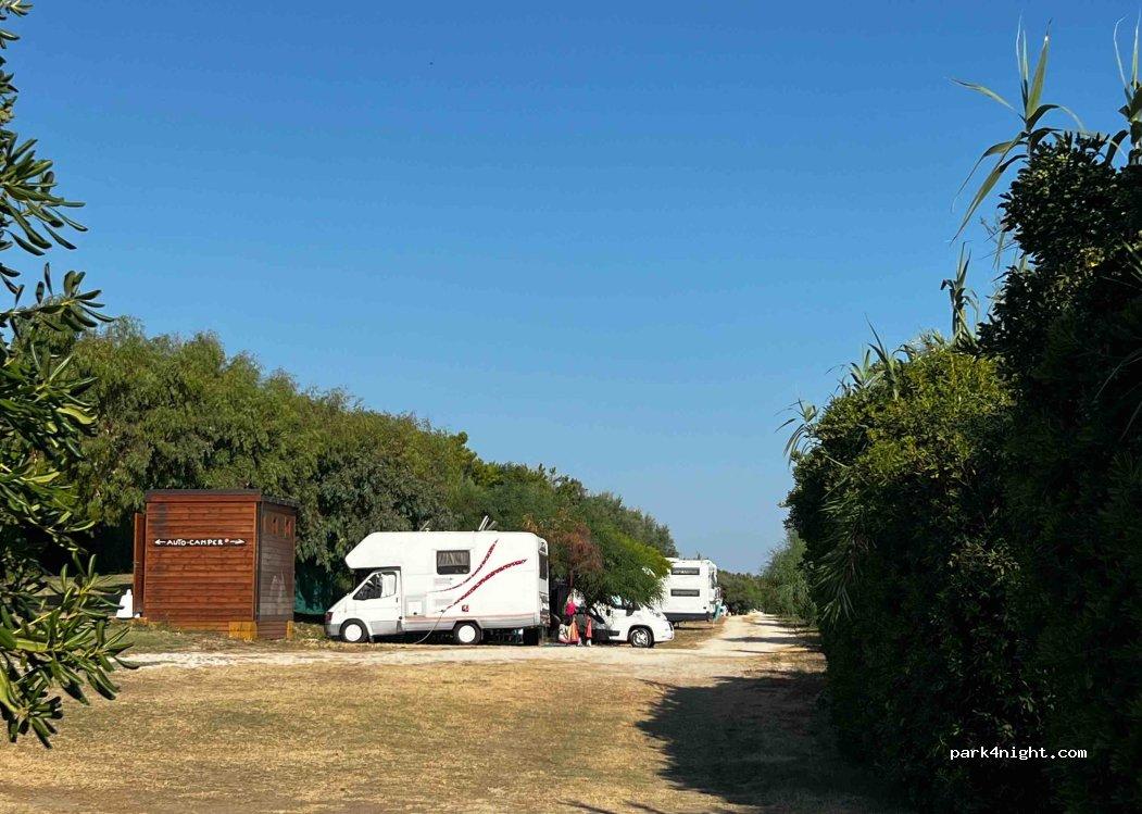 Area sosta camper ed auto "Le Marinelle beach & parking" - Foto 2
