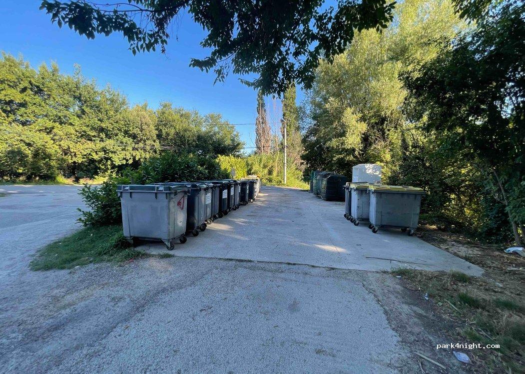 Aire de camping-cars - municipale - gratuite - Foto 3