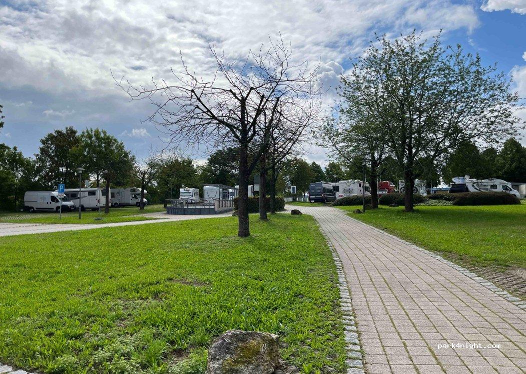 Wohnmobil- und Wohnwagenstellplatz Kaiser Therme - Foto 3