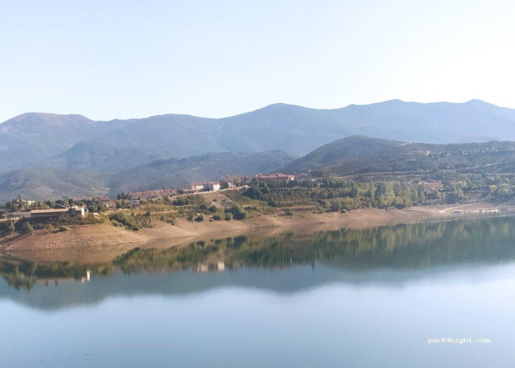 Aparcamiento de autocaravanas Riaño - Foto 6