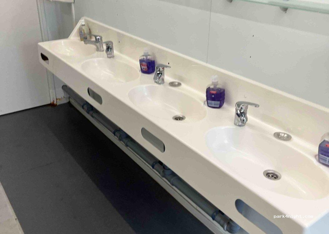 Motorhome - parking space Vienna - Foto 3