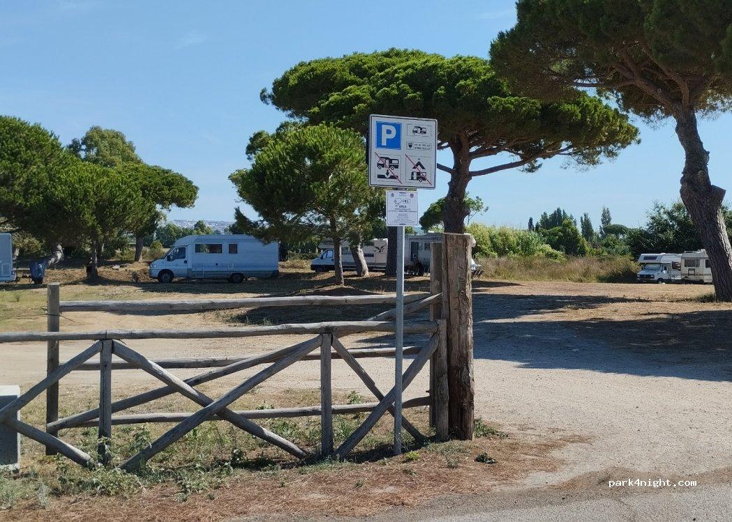 Area sosta Camper - lido Tarquinia (5@ 24 h) - Foto 3