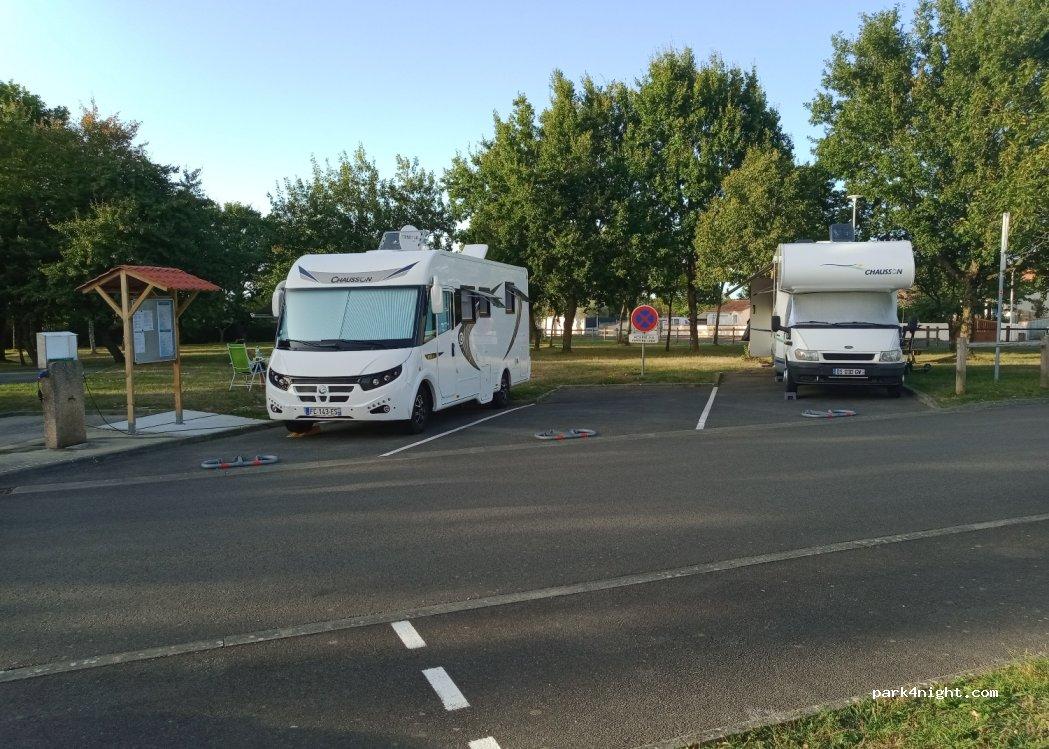Aire de camping-car SAINTE FOY - Foto 6