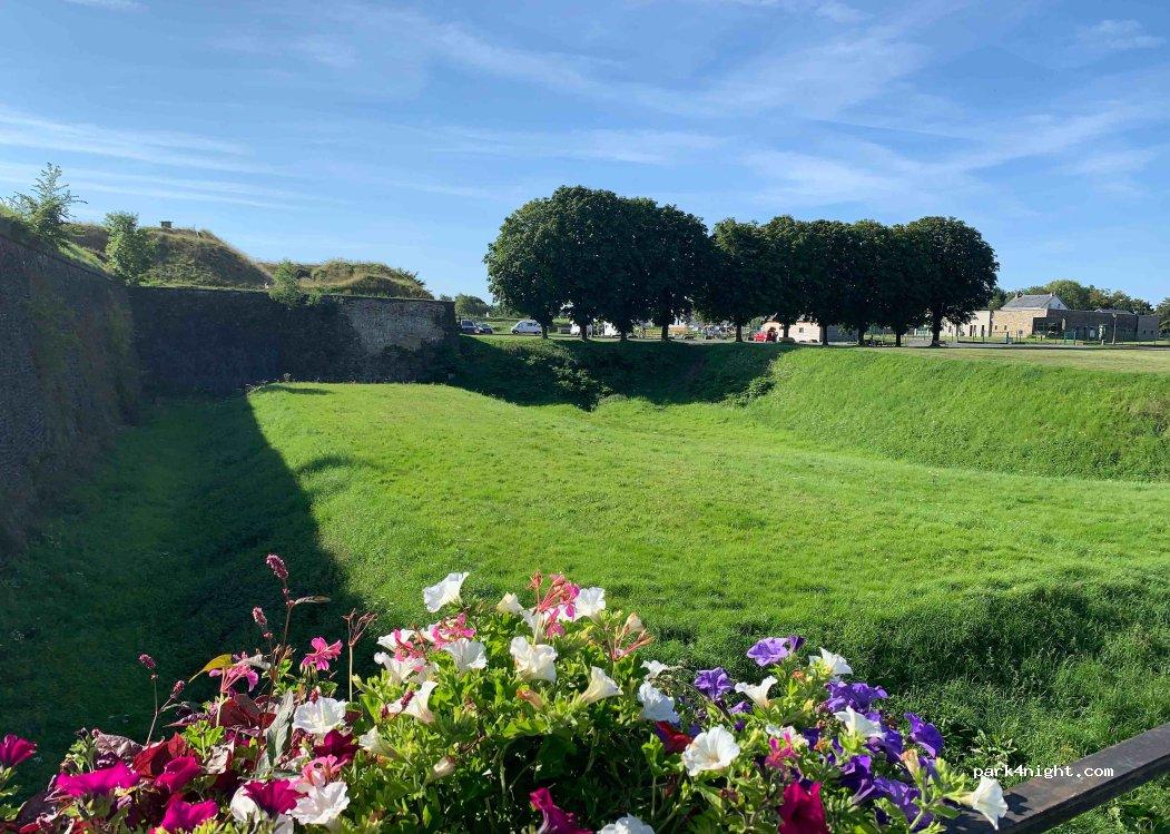 Aire de Camping Car Rocroi - Foto 4