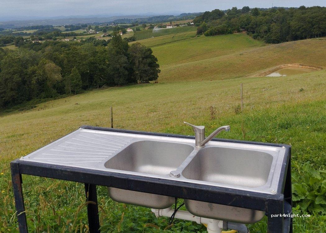 Aire De Camping Cars Labarraque - Foto 4