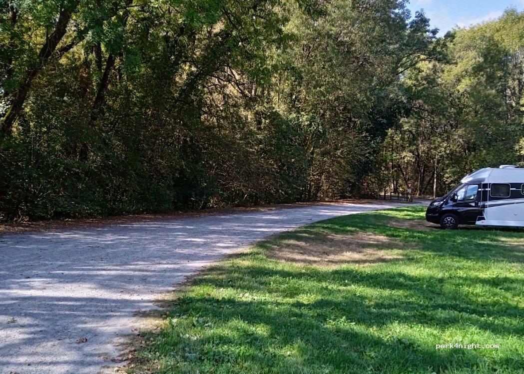 Terrain de Camping-cars de Saint-Jean-de-Côle - Foto 2