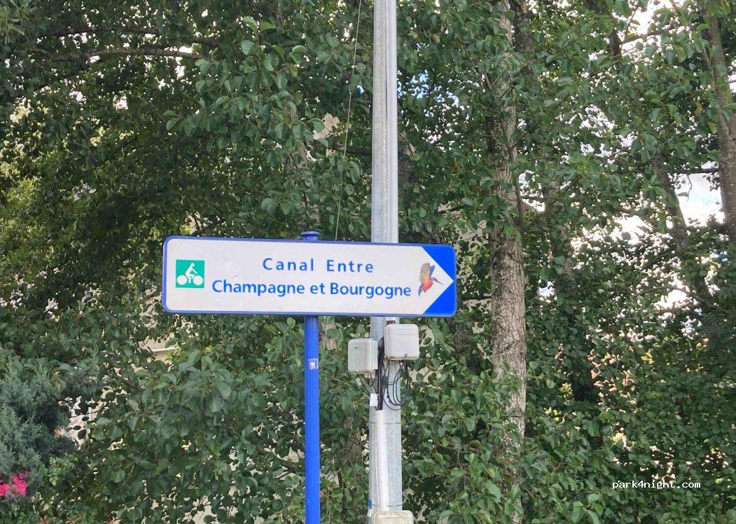 Aire camping-car Viéville