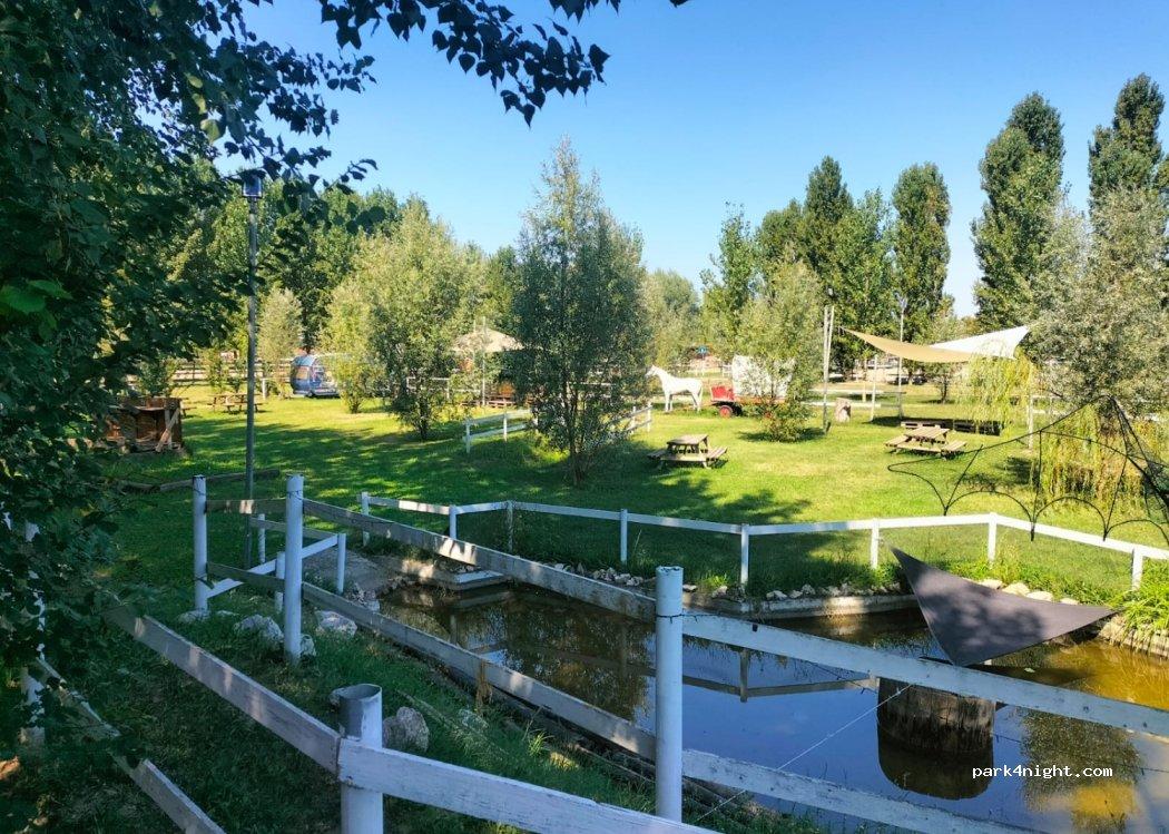 Cavalieri del Po sosta camper e roulotte - Foto 3