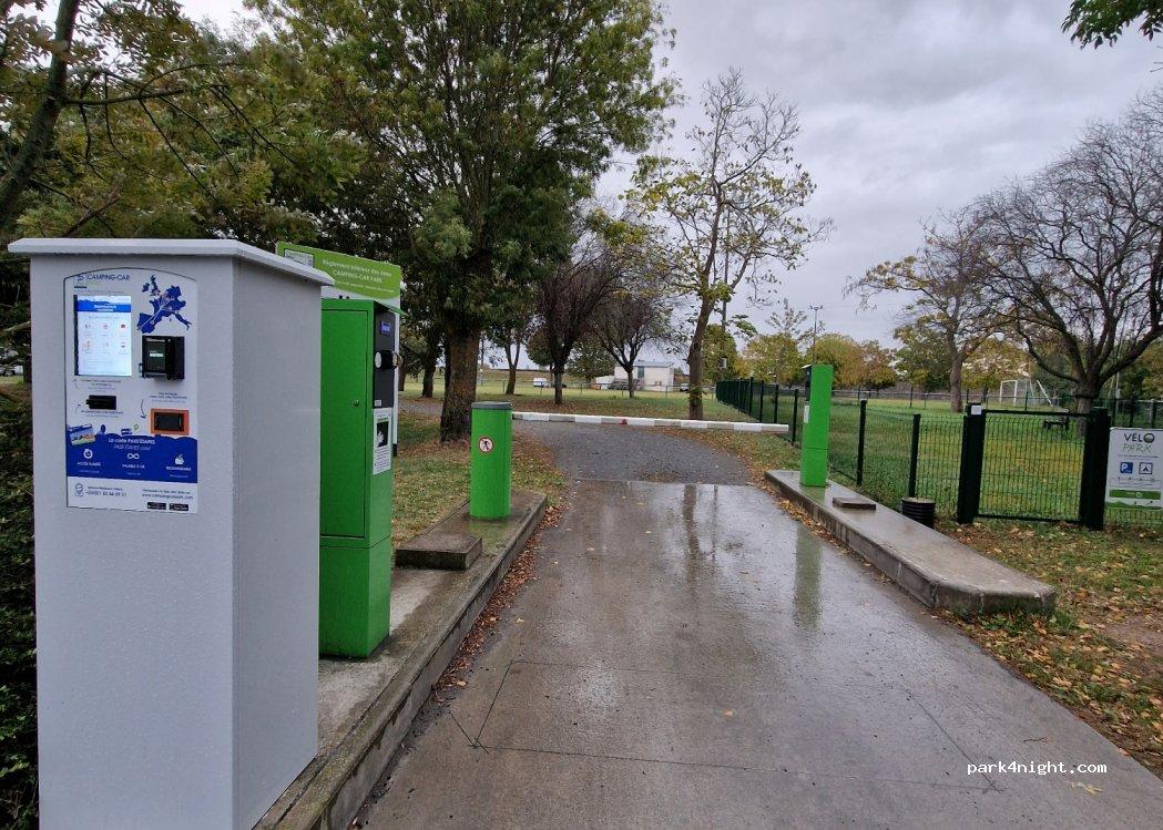 Aire CAMPING-CAR PARK de Villebernier - Foto 2